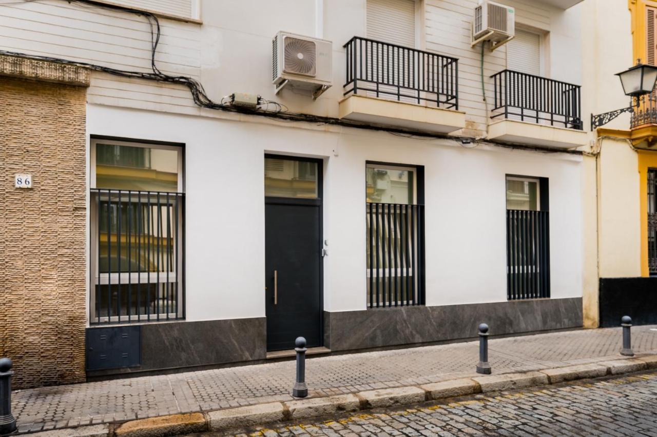 Rentalsevilla Gravina Apartament *